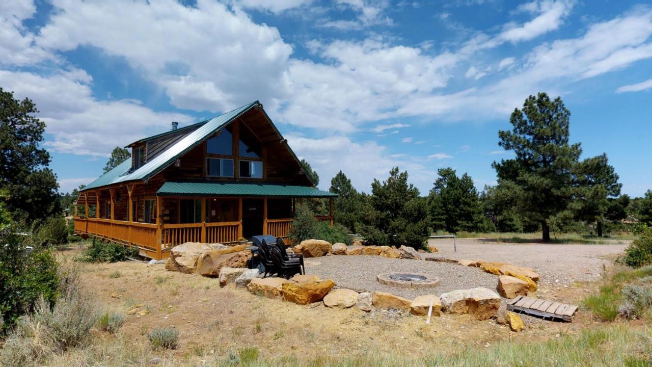 Canyon View Family Cabin, Deck, Tv Room, Games, Bbq, Campfire Monticello Exteriör bild